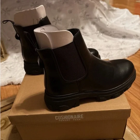 NWT & box Cushionaire memory foam modern black boots, 1.5 inch heel, size 9 - Picture 9 of 10